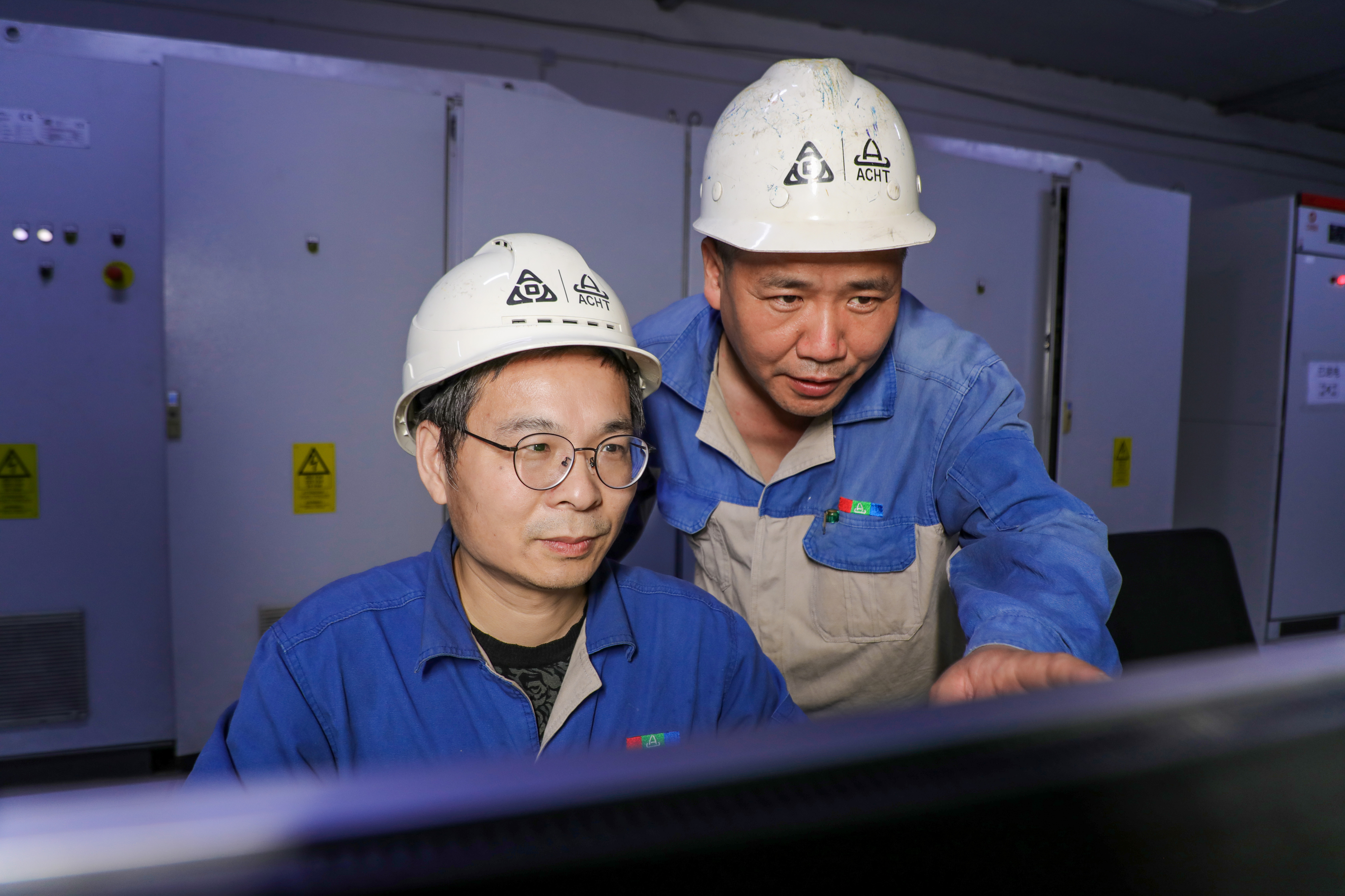 安陽市工人先鋒號:光熱科技設(shè)備維修車間整備系